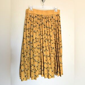 Andi + James Pleated Printed‎ Skirt, Beautiful Floral Pattern, Size Med